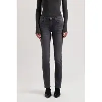 MUD Jeans Faye Low Slim - Authentic Black Authentic Black Talla: W26L28 | Vaqueros Pitillo Outlet | Mujer | Negro