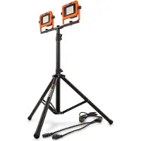 Powerplus , portátil, sin batería, no requiere carga, 20+220v, con trípode, foco, color plateado. Color: plateado. Talla única