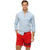 Superdry para hombre. M3010244A Bañador con gráfico rojo (S), Beachwear, Poliéster Reciclado, Sostenible, outlet 2026.
