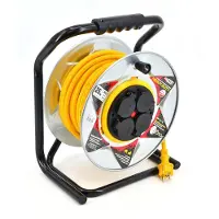 AWTOOLS , cable extensor enrollable de metal, color amarillo, alta resistencia, 30 metros, 3 x 1,5 mm, 16A / 3680W / IP44, con revestimiento de neopreno