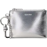 Calvin Klein Script Hardware Metallic Pouch Silver Metallic Talla: OS | Bolsos Clutch Outlet | Mujer | Gris