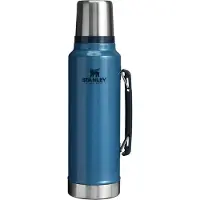Stanley The Legendary Classic Bottle 1.5QT, Hammertone Lake 10-11347-120 botella térmica con tapón vertedor y vaso, 1.4L