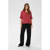 Cream Blusa rojo rubí