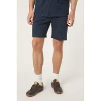 FILA Lucca Regular Pinstriped Shorts Black Iris / Egret Striped Talla: L | Pantalones Cortos Outlet | Hombre | Negro