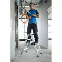 Munk Escalera de aluminio con peldaños escalonados, marca Günzburger. 5 peldaños, peso 7,7 kg. Escalera de doble uso, altura 1160 mm, capacidad de carga 150 kg por peldaño