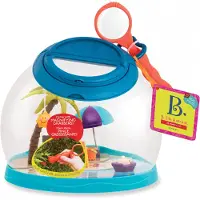 B. toys B. Tiki Retreat: Un hotel para insectos, ideal para conocer la naturaleza, observar escarabajos y aprender a través del juego