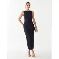 BWLDR Vestido negro