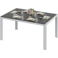StarTech.com Mesa de jardín grande - Mesa de comedor para exteriores de aluminio - Tablero de mesa de WPC con aspecto de madera - Rectangular, 140x90 cm - Para 8 personas - Patas grises, estructura negra