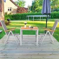 StarTech.com Juego de muebles de jardín de aluminio: mesa con 2 sillas.- Mesa de jardín: para 2 personas, con aspecto de madera WPC, respaldo alto, color gris con efecto madera.- Dimensiones: 75x75x72 cm