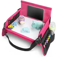 Benza Mesa de viaje plegable para niños Ibenzoa, con superficie de dibujo fácil de limpiar, compartimento transparente para tabletas, 6 lápices de colores, correa para el hombro y base estable