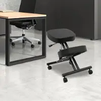 StarTech.com Silla ergonómica para las rodillas - Silla de oficina - Altura ajustable de 50 a 60 cm - Capacidad de carga de hasta 100 kg - Estructura metálica giratoria - Acolchado de 8 cm de grosor - Color negro