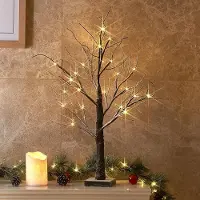OEM Árbol de luces LED de 60 cm, con 24 luces LED de color blanco cálido, diseño con efecto de nieve, funciona con pilas