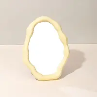 Merkloos Espejo de maquillaje con diseño irregular, decorativo y práctico