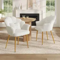 Merax Conjunto de 2 sillones tapizados con respaldo en forma de pétalo, sillones de estilo bouclé con reposabrazos, cojines acolchados y patas de metal doradas, color blanco